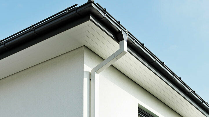 PREFA square downpipe, square downpipe in Prefa white, with square gutter, box gutter in anthracite