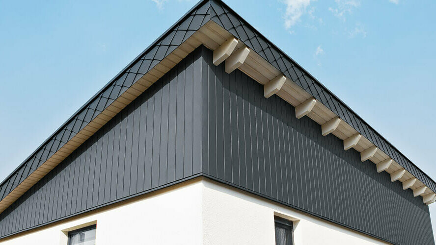 Single-pitch roof with vertical PREFA sidings